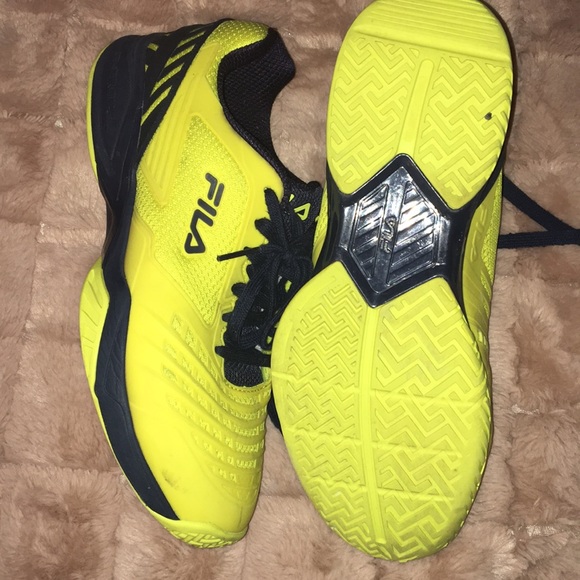 fila black and yellow shoes